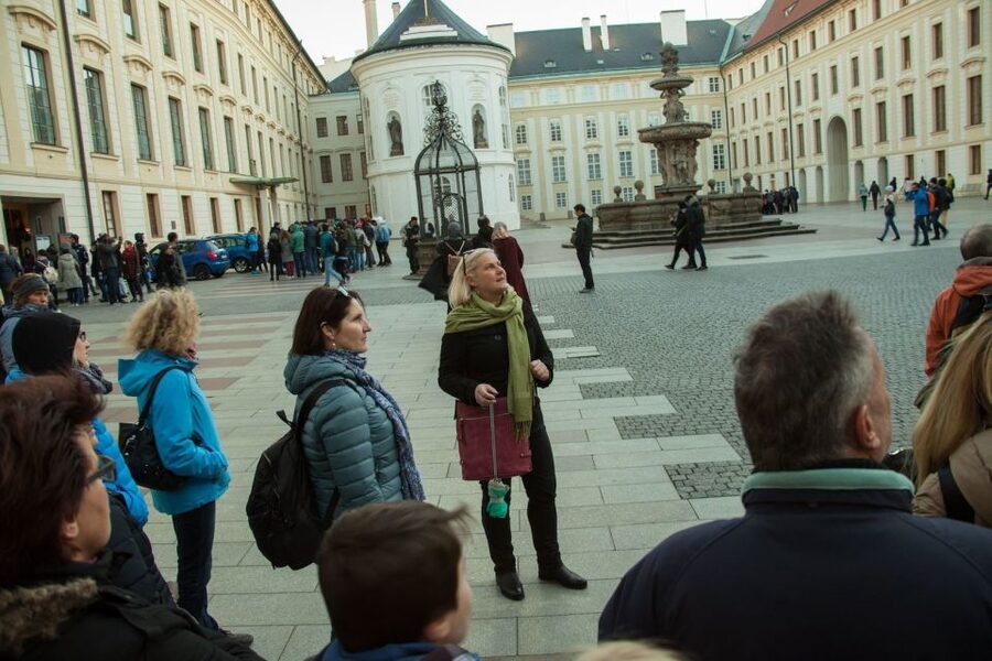 Prague: 3-Hour Old Town and Prague Castle Tour in German - The Astronomical Clock and Prague’s old stories