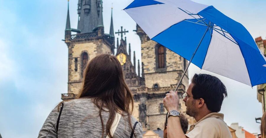 Prague: 3-Hour Walking Tour of Old Town & Prague Castle - Exploring Prague Castle from the outside