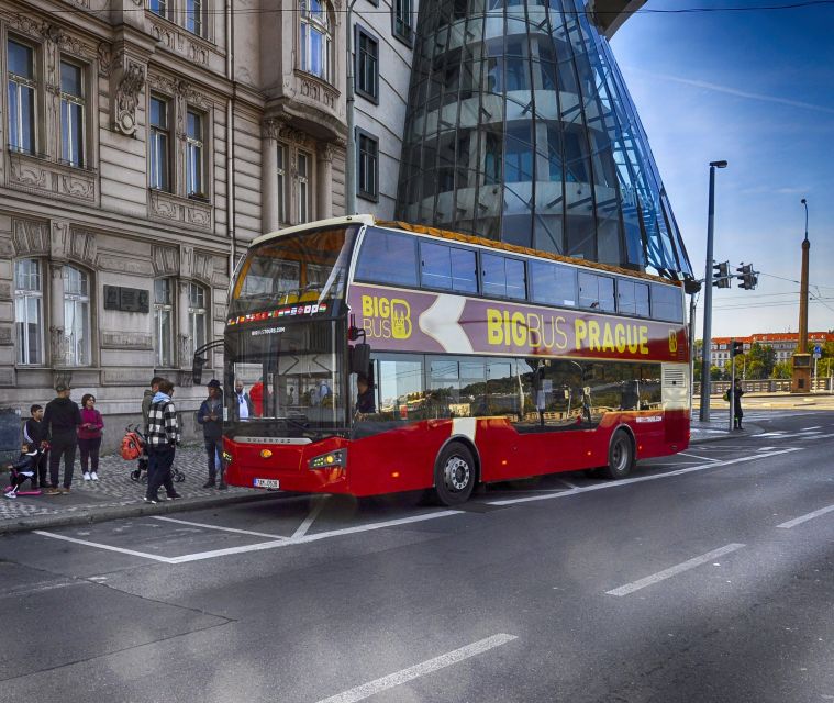 Prague: Big Bus Hop-on Hop-off, Castle Tour and River Cruise - Why this Prague bus and boat combination works