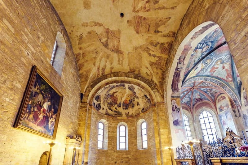 Prague Castle: 1-Hour Introduction Tour with Entry Ticket - Who should book this Prague Castle experience?