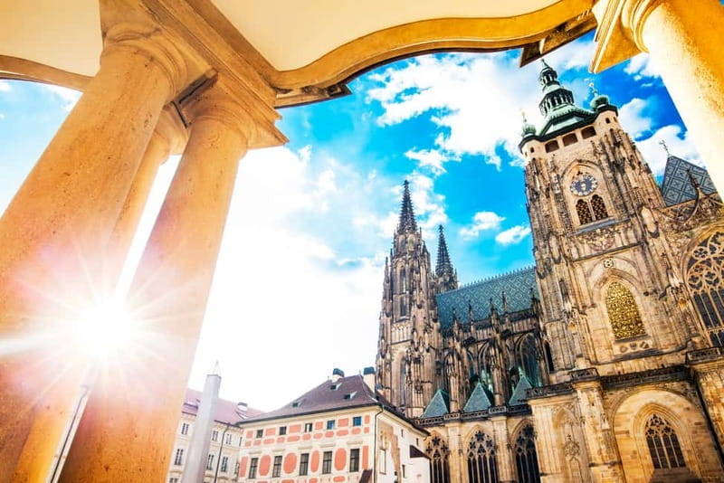 Prague Castle: 1-Hour Introduction Tour with Entry Ticket - The Old Royal Palace and Prague’s political past