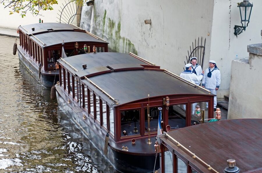 Prague: Castle and Jewish Quarter Tour with Cruise and Lunch - The Charles Bridge Museum ticket