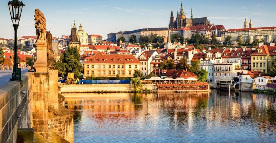 Prague Castle and St. Vitus Cathedral Private Walking Tour - Comparing the two, three, and five-hour choices