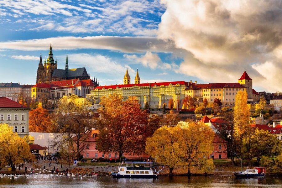 Prague Castle & Castle District: 2-Hour Guided Tour - Crossing Lesser Town by tram