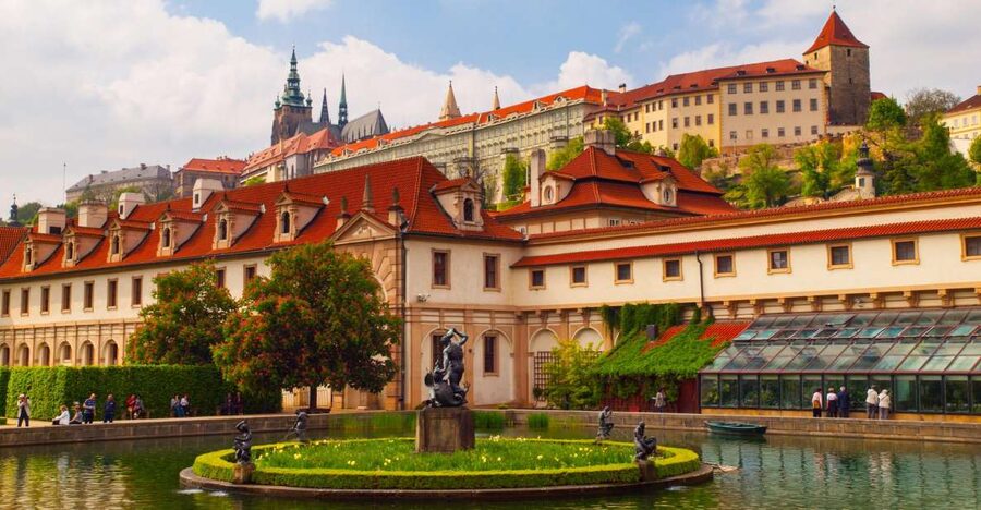 Prague Castle & Castle District: 2-Hour Guided Tour - What the guides add to the visit