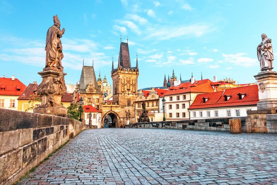 Prague Castle & Castle District: 2-Hour Guided Tour - Entering Prague Castle after 11 centuries