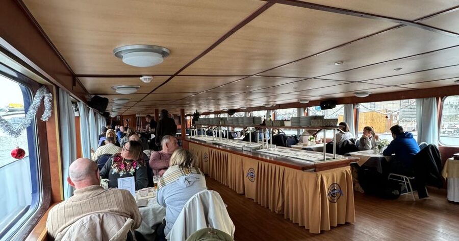 Prague Castle Interiors, Bus Tour and Vltava River Cruise - Why Prague Castle works best with a guide