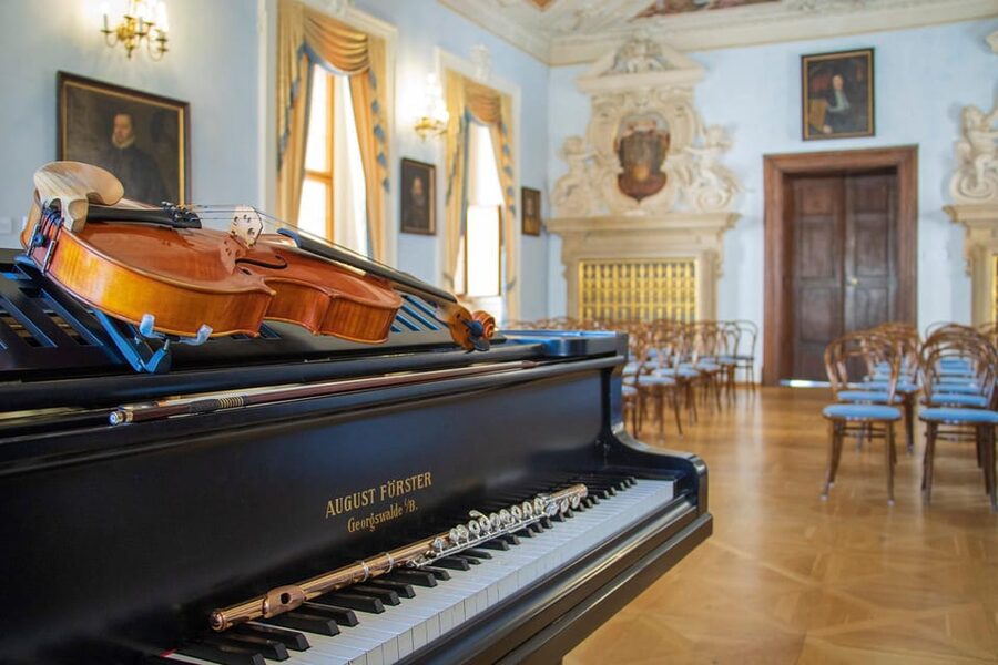 Prague Castle: Midday Classical Concert at Lobkowicz Palace - Who Will Enjoy This Most?