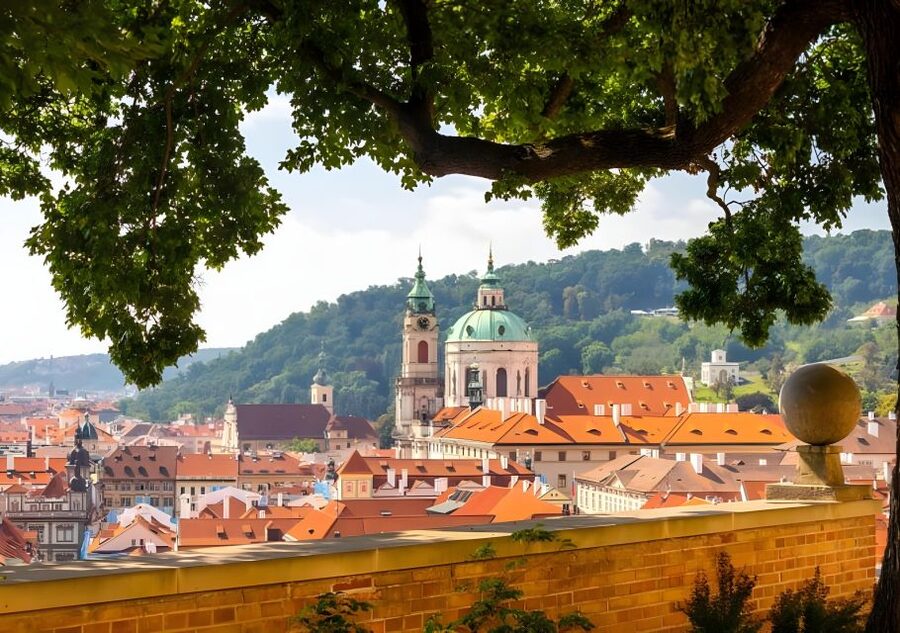 Prague Castle: Royal Palace, Cathedral, and Golden Lane Tour - What $41 really buys you