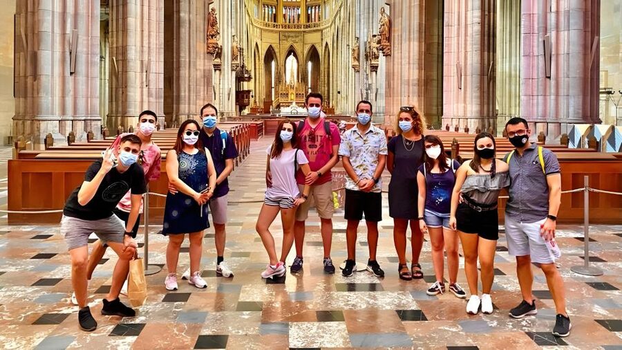 Prague Castle: Royal Palace, Cathedral, and Golden Lane Tour - Language, pace, and practical comfort