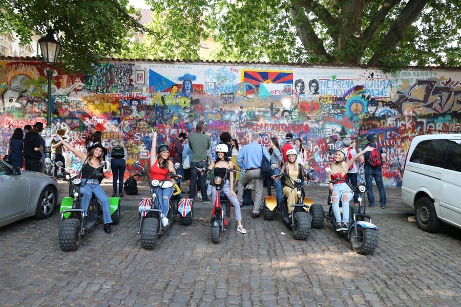 Prague: Castle Viewpoints & Charles Bridge Trike Tour - Old Town Square and the Jewish Quarter
