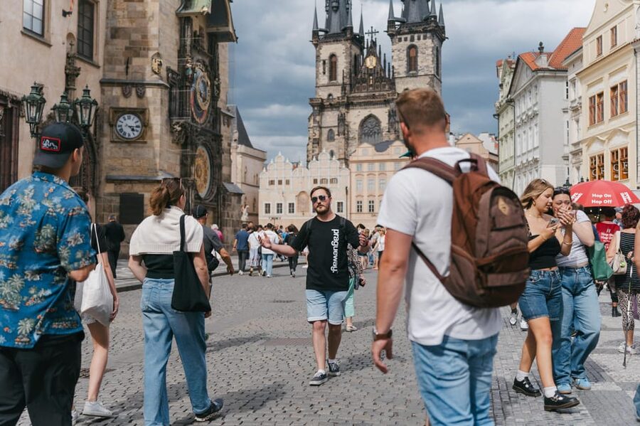 Prague: Full-Day Old Town, River Cruise & Prague Castle Tour - Starting at Charles Bridge with a small group