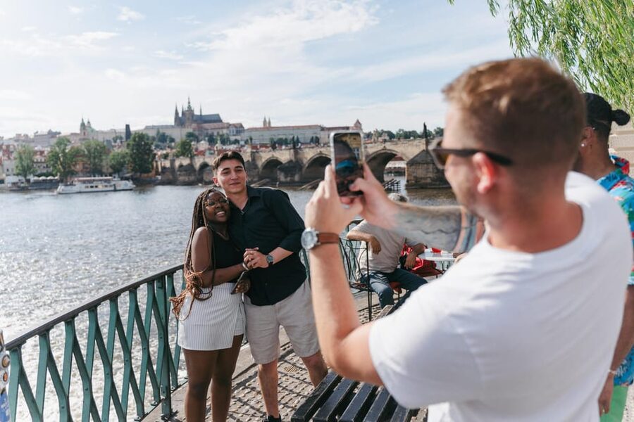 Prague: Full-Day Old Town, River Cruise & Prague Castle Tour - The one-hour break and choosing lunch