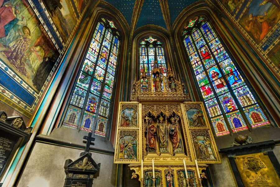 Prague: Full-Day Old Town, River Cruise & Prague Castle Tour - Should you book this tour?
