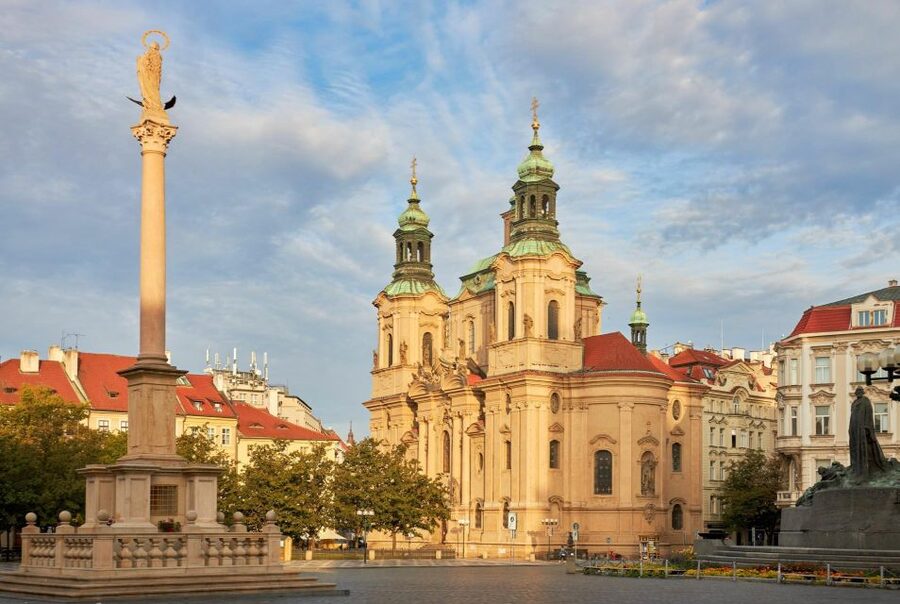 Prague Hradcany Castle, St Vitus Cathedral Tour with Tickets - The four-hour walk expands the visit beyond the castle