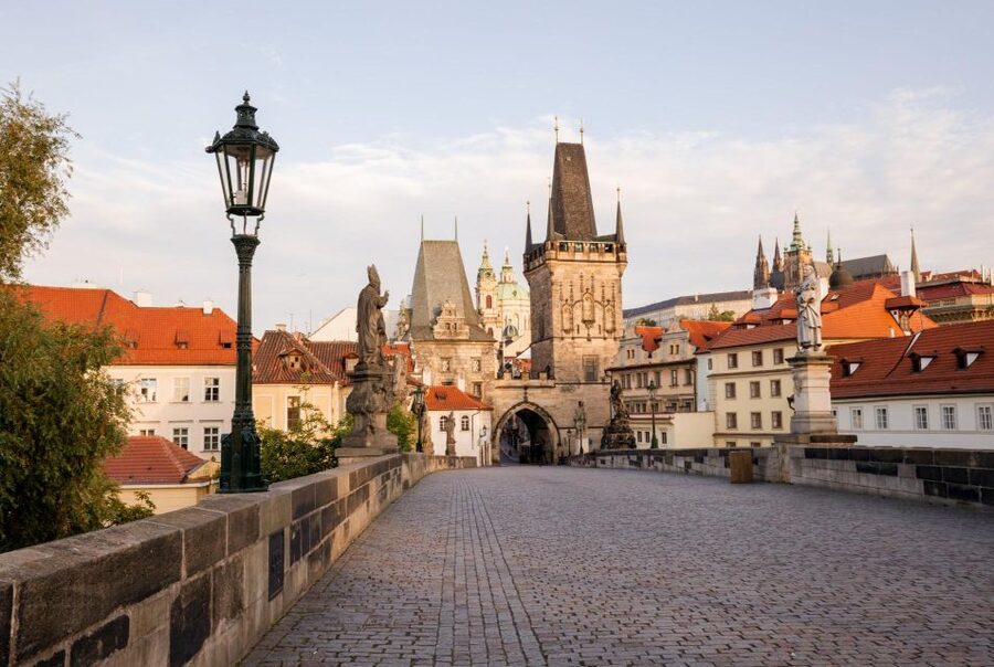 Prague Hradcany Castle, St Vitus Cathedral Tour with Tickets - What the guides add to the private format