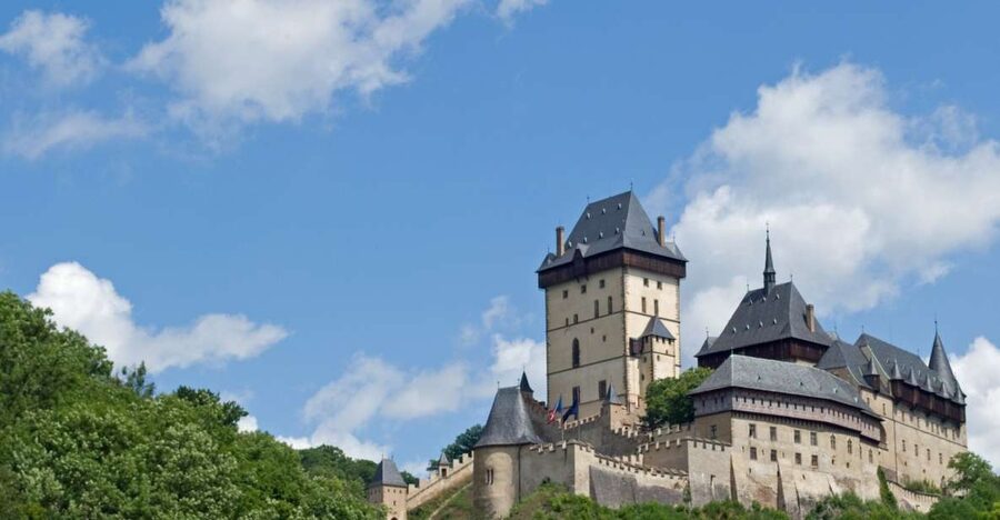 Prague: Karlštejn Castle Guided Tour with Entry Ticket - Leaving Prague and crossing Central Bohemia