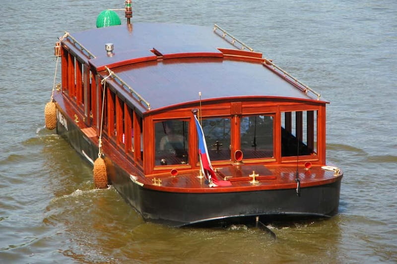 Prague: Old Town, Prague Castle & River Cruise Day Tour - Key points to know before booking
