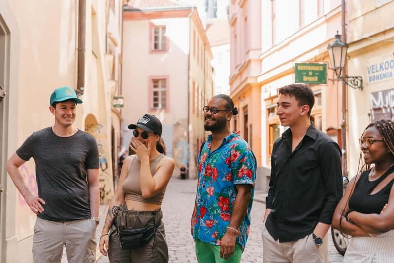 Prague: Old Town, Prague Castle & River Cruise Day Tour - The free break and the handoff to the castle