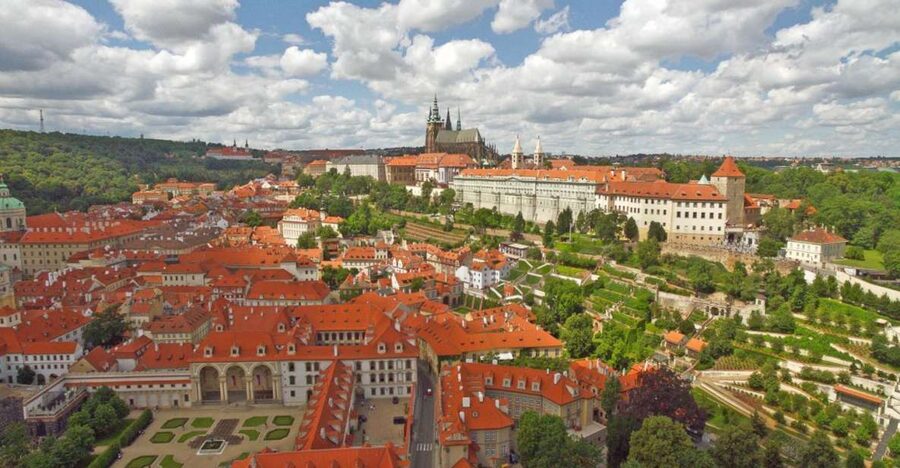 Prague: Prague Castle and Lobkowicz Palace Entry Tickets - Why this combination works so well