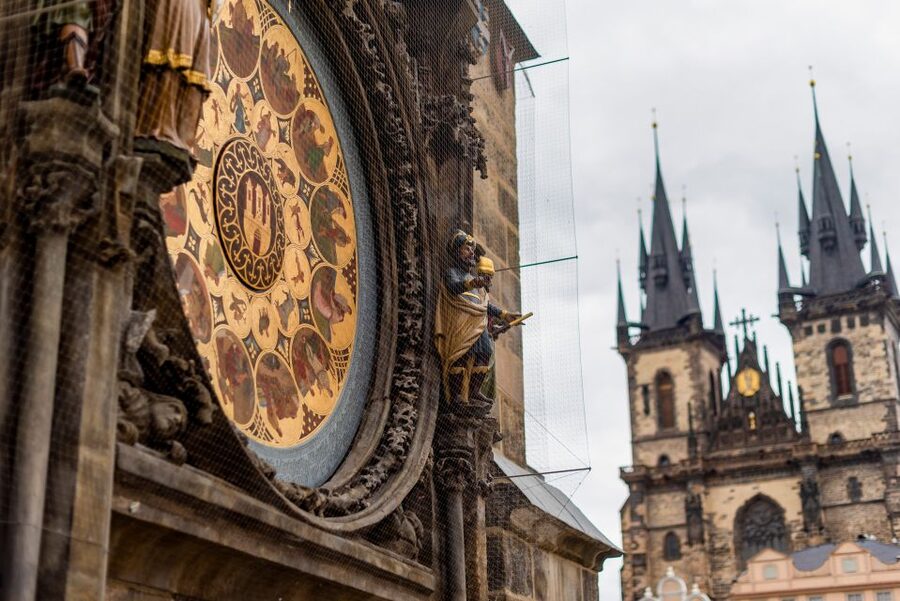 Prague: Prague Castle, Jewish Quarter, Clock Tower Admission - Three major Prague sights, one flexible plan