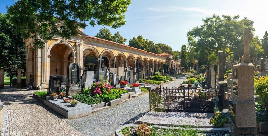 Prague: Private tour to the historic fortress of Vyšehrad - Walking the ramparts and old fortifications