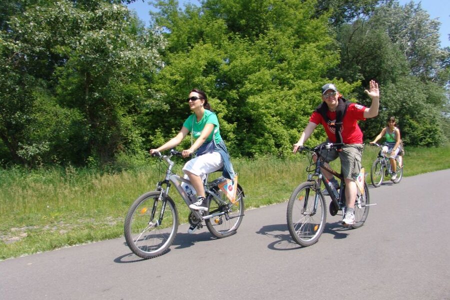 Prague: River & Park Bike Tour to Troja Chateau - Why this route is a good break from central Prague