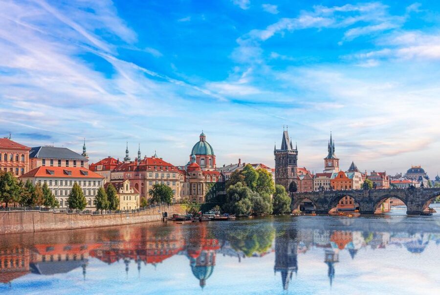 Prague Royal Castle, St Vitus, Golden Lane Tour with Tickets - How the private format affects the experience