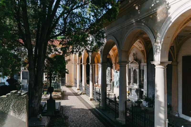 Prague’s Best Hidden Gem: Vysehrad Castle & Historic Fort - Views over the Vltava and Prague’s rooftops