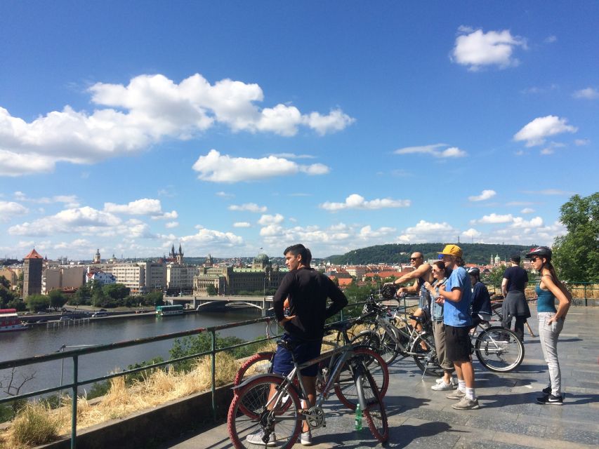 Prague: Stunning Viewpoints, Castle, City & Park Bike Tour - Why this route works so well in Prague
