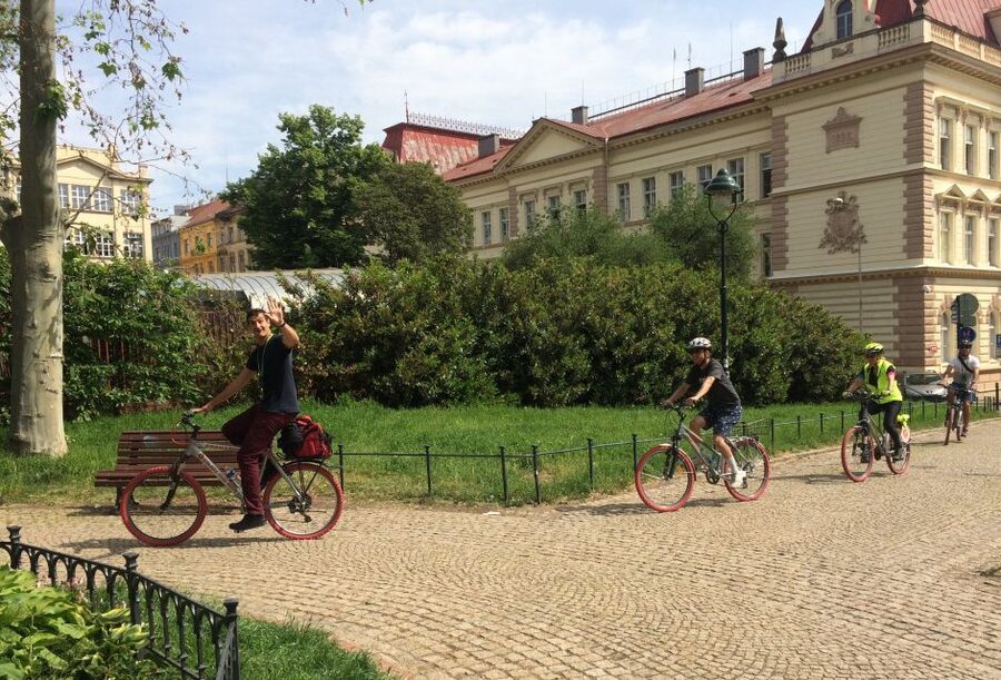 Prague: Stunning Viewpoints, Castle, City & Park E-Bike Tour - Starting near Old Town Square