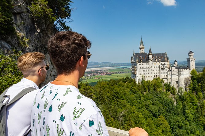 Premium Neuschwanstein Castle and Linderhof VIP Tour from Munich - How hard is the walking?