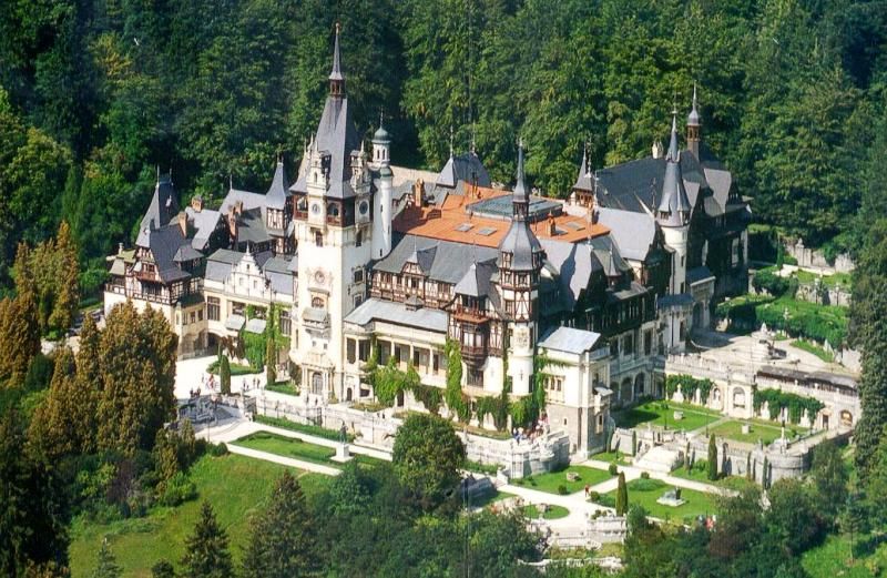 Premium Tour Bran & Peles Castle from Bucharest - Key points to know before booking