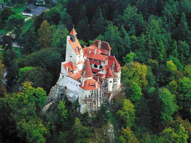 Premium Tour Bran & Peles Castle from Bucharest - Bran Castle offers atmosphere, legends, and tight corridors