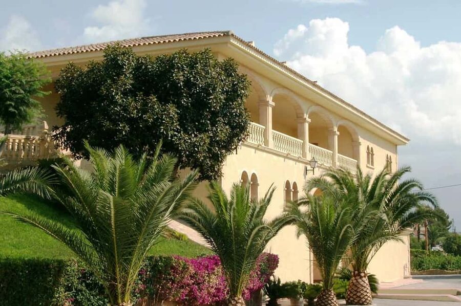 Premium Tour: Winery 7 Tastings + Guadalest Castle | Small group - Why this Alicante wine and castle trip works