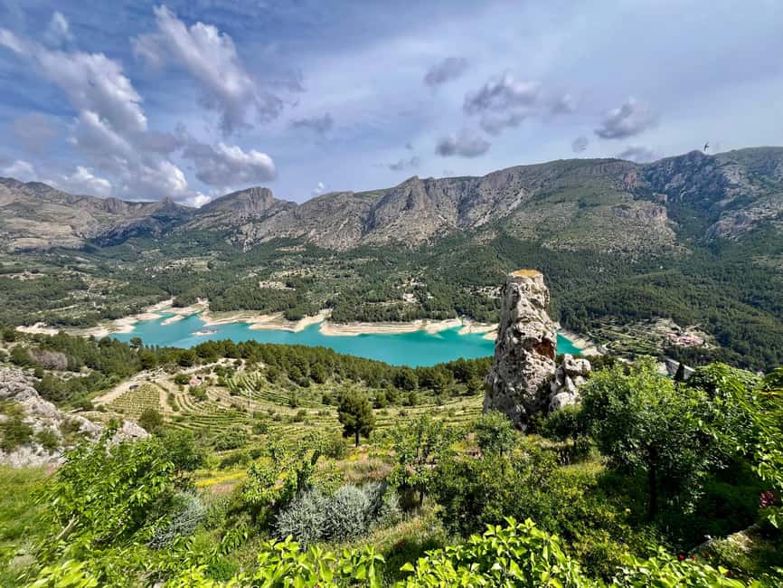 Premium Tour: Winery 7 Tastings + Guadalest Castle | Small group - The food pairing is more than a few crackers