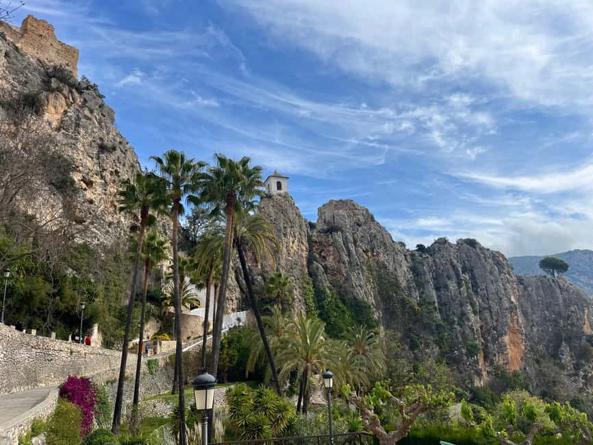 Premium Tour: Winery 7 Tastings + Guadalest Castle | Small group - How the small group changes the day