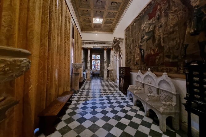 Private Day Trip from Bucharest: Dracula’s Castle, Peles & Brasov - Three famous stops without changing hotels