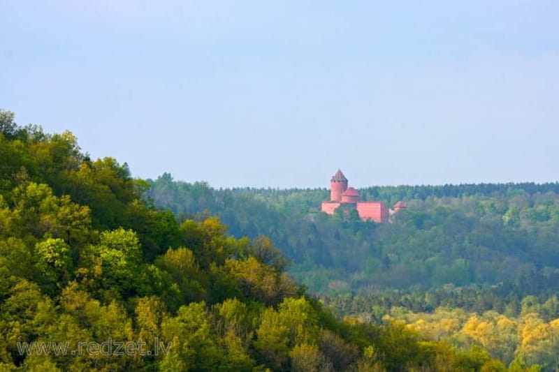 Private Day Trip to Cesis, Sigulda and Turaida Castles - Is $352 a fair price for up to three people?