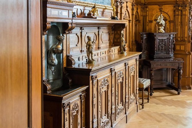 Private Day Trip to Dracula's Castle from Bucharest - Timing, crowds, and practical comfort