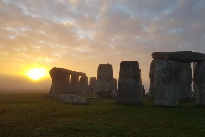 Private Driver guided tour Stonehenge Windsor castle and Bath. - What the private guide service really means