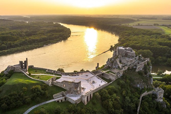 Private Grand City Tour in Bratislava with Devin Castle - A smart five-hour introduction to Bratislava