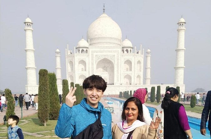 Private Taj Mahal and Agra Fort Tour from Agra City - The one-hour meal and return drive