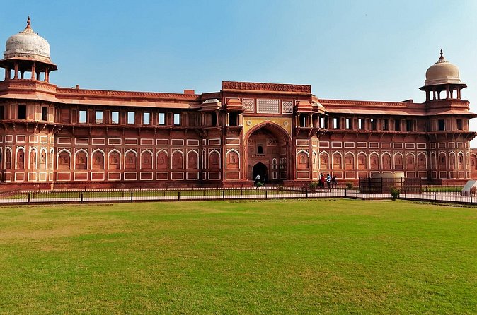 Private Taj Mahal and Agra Fort Tour from Agra City - What a private guide adds