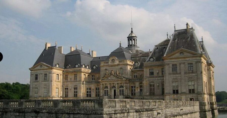 Private tour: Chateaux de Vaux le Vicomte & Fontainebleau - Fontainebleau: a royal house with Napoleon’s throne