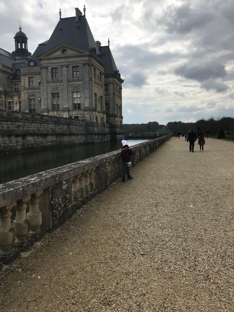 Private tour: Chateaux de Vaux le Vicomte & Fontainebleau - Leaving Paris in a private vehicle