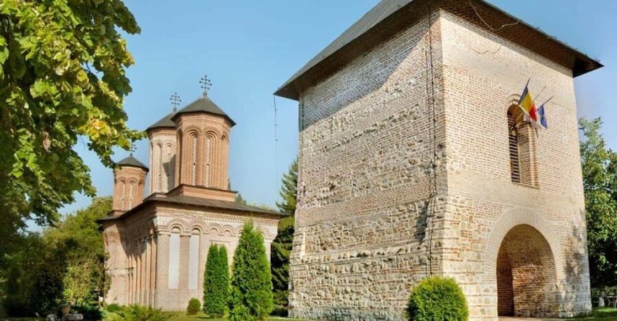 Private Tour from Bucharest to Dracula's tomb and Mogosoaia - What the one-hour monastery visit gives you
