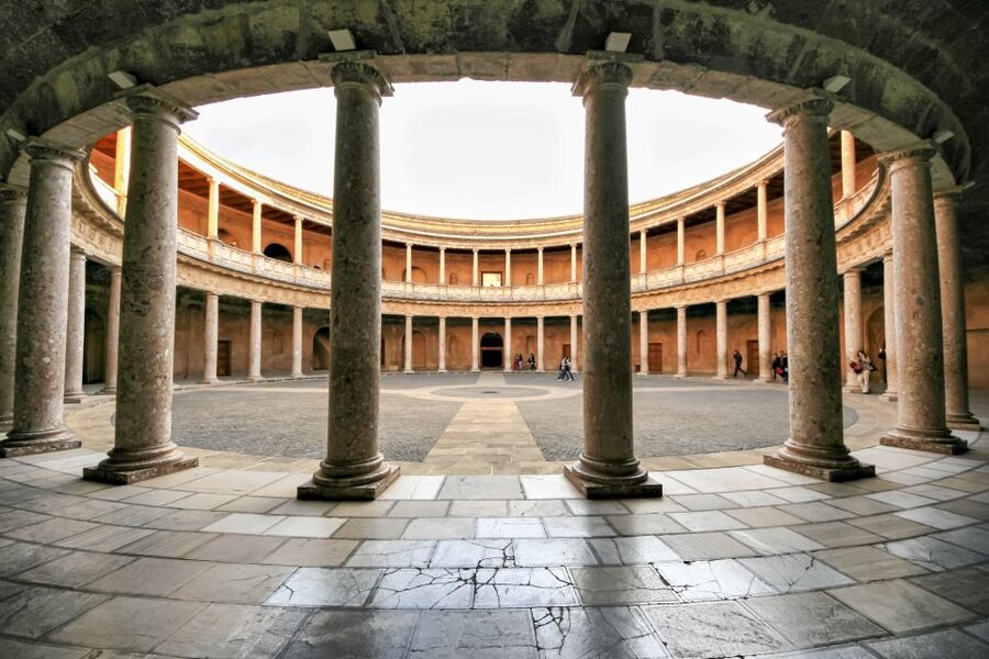 Private tour in all complete complex of Alhambra with ticket - The Alcazaba: start with the fortress