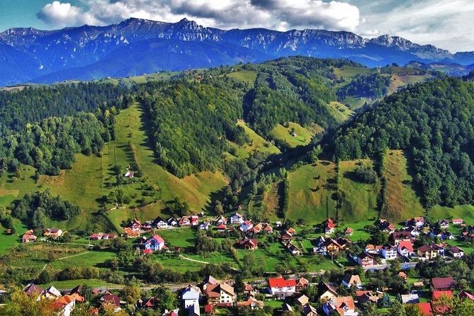 Private Tour: Transylvanian Castles and Brasov's Medieval Old Town - Brasov’s Council Square and Black Church