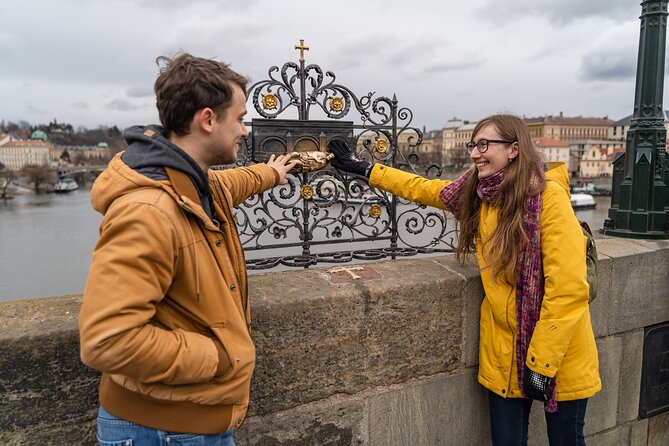 Private Walking tour: From Charles Bridge to Prague Castle - The narrowest street and the Franz Kafka Museum